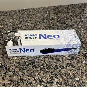 NEO Ionic Hair Brush - Blue